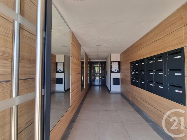 Afficher la photo en grand Appartement F4 à vendre - 4 pièces - 86.5 m2 - ST MAUR DES FOSSES - 94 - ILE-DE-FRANCE - Century 21 Adamville