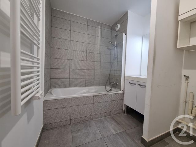 Afficher la photo en grand Appartement F4 à vendre - 4 pièces - 86.5 m2 - ST MAUR DES FOSSES - 94 - ILE-DE-FRANCE - Century 21 Adamville