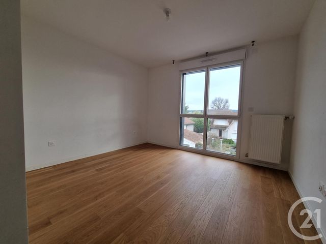 Afficher la photo en grand Appartement F4 à vendre - 4 pièces - 86.5 m2 - ST MAUR DES FOSSES - 94 - ILE-DE-FRANCE - Century 21 Adamville