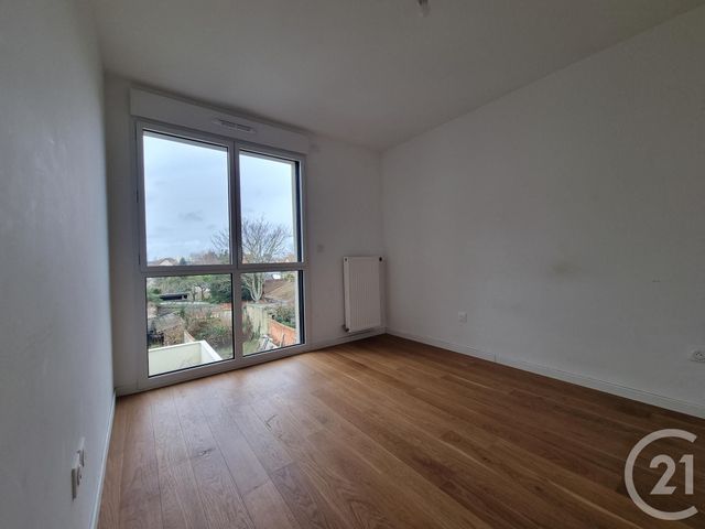 Afficher la photo en grand Appartement F4 à vendre - 4 pièces - 86.5 m2 - ST MAUR DES FOSSES - 94 - ILE-DE-FRANCE - Century 21 Adamville