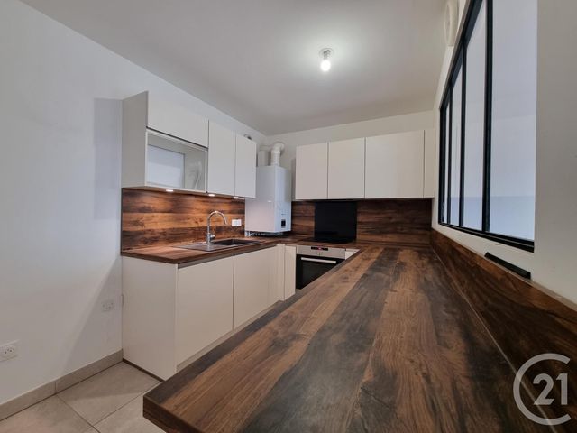 Afficher la photo en grand Appartement F4 à vendre - 4 pièces - 86.5 m2 - ST MAUR DES FOSSES - 94 - ILE-DE-FRANCE - Century 21 Adamville