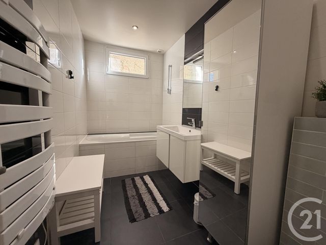 maison à vendre - 6 pièces - 141.72 m2 - ST MAUR DES FOSSES - 94 - ILE-DE-FRANCE - Century 21 Adamville