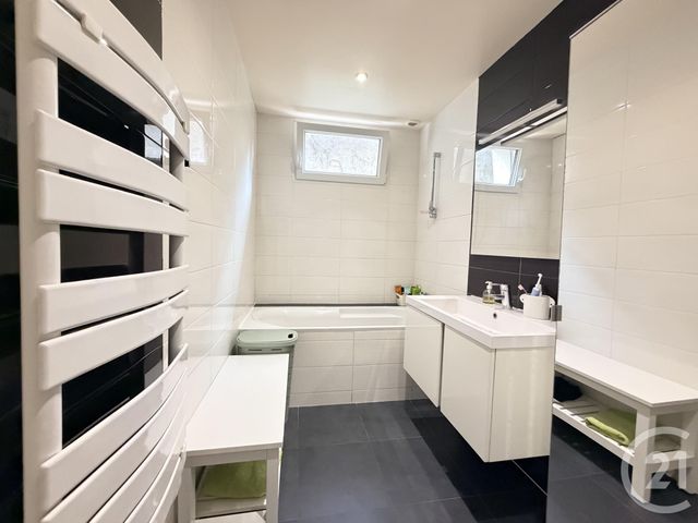 maison à vendre - 6 pièces - 141.72 m2 - ST MAUR DES FOSSES - 94 - ILE-DE-FRANCE - Century 21 Adamville