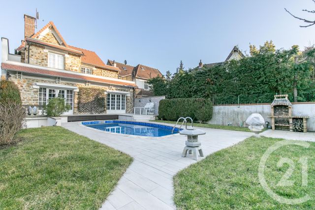  - LA VARENNE ST HILAIRE - 