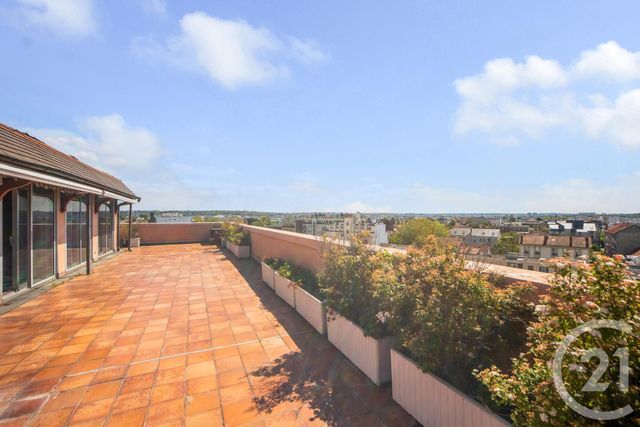 Appartement Duplex à vendre - 6 pièces - 149.8 m2 - ST MAUR DES FOSSES - 94 - ILE-DE-FRANCE - Century 21 Adamville