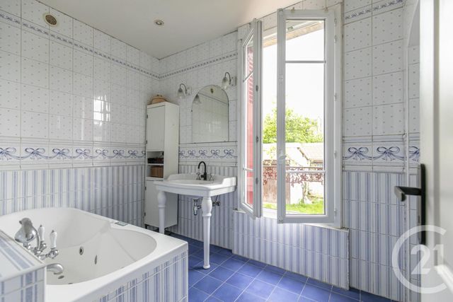 maison à vendre - 6 pièces - 75.29 m2 - LA VARENNE ST HILAIRE - 94 - ILE-DE-FRANCE - Century 21 Adamville