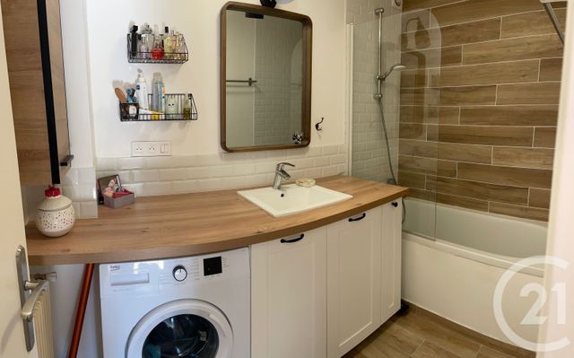 Afficher la photo en grand Appartement F2 à vendre - 2 pièces - 47.41 m2 - ST MAUR DES FOSSES - 94 - ILE-DE-FRANCE - Century 21 Adamville