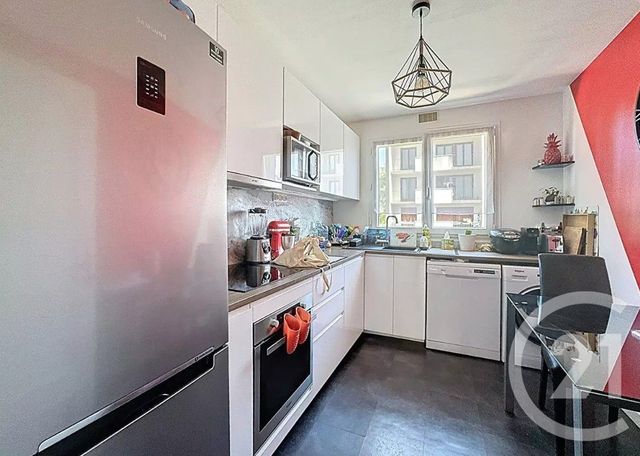 Appartement F3 à vendre - 3 pièces - 71.0 m2 - ST MAUR DES FOSSES - 94 - ILE-DE-FRANCE - Century 21 Adamville