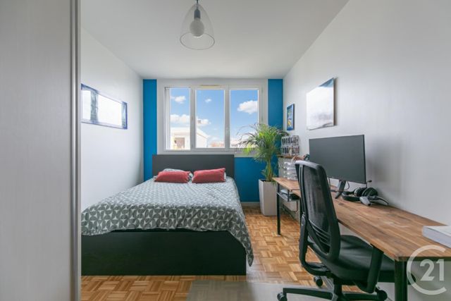 Appartement F4 à vendre - 4 pièces - 87.39 m2 - ST MAUR DES FOSSES - 94 - ILE-DE-FRANCE - Century 21 Adamville