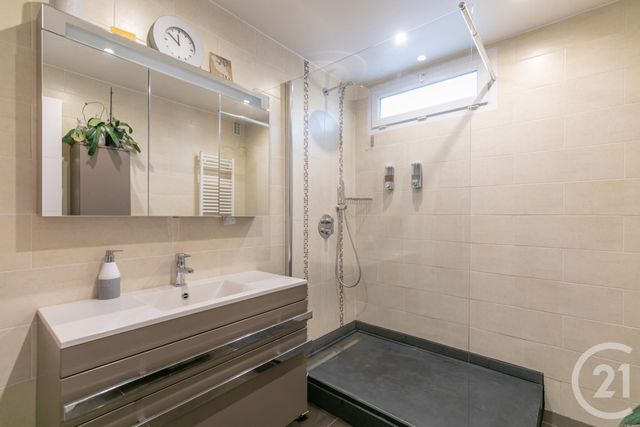 Appartement F4 à vendre - 4 pièces - 87.39 m2 - ST MAUR DES FOSSES - 94 - ILE-DE-FRANCE - Century 21 Adamville