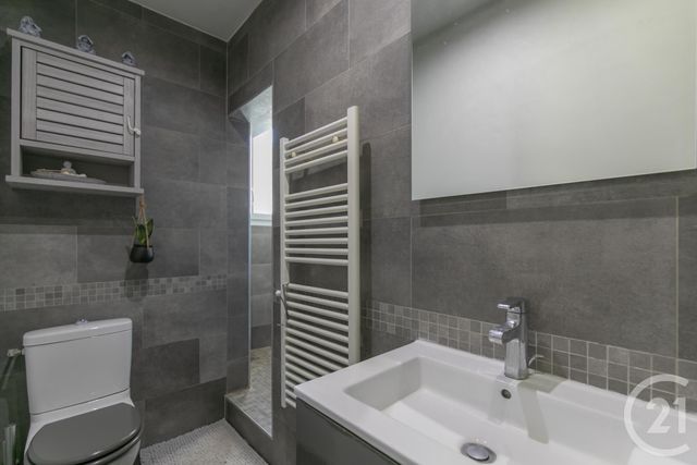 Appartement F3 à vendre - 3 pièces - 54.5 m2 - ST MAUR DES FOSSES - 94 - ILE-DE-FRANCE - Century 21 Adamville