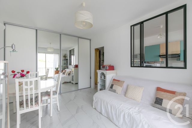 Appartement F2 à vendre - 2 pièces - 39.29 m2 - ST MAUR DES FOSSES - 94 - ILE-DE-FRANCE - Century 21 Adamville