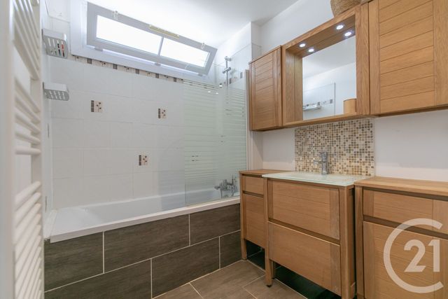 Appartement F3 à vendre - 3 pièces - 60.12 m2 - ST MAUR DES FOSSES - 94 - ILE-DE-FRANCE - Century 21 Adamville