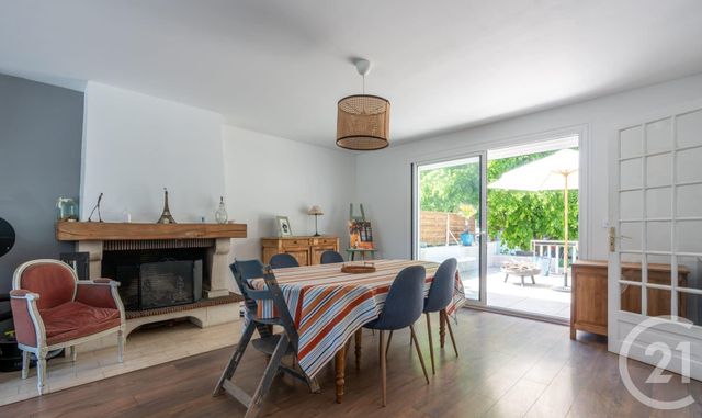 maison à vendre - 8 pièces - 225.11 m2 - ST MAUR DES FOSSES - 94 - ILE-DE-FRANCE - Century 21 Adamville