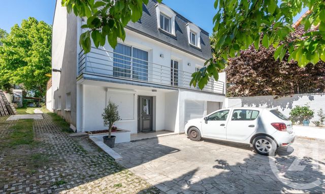 maison à vendre - 8 pièces - 225.11 m2 - ST MAUR DES FOSSES - 94 - ILE-DE-FRANCE - Century 21 Adamville