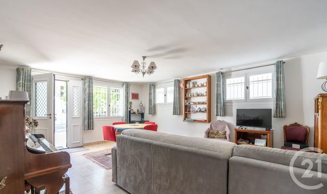 maison à vendre - 8 pièces - 225.11 m2 - ST MAUR DES FOSSES - 94 - ILE-DE-FRANCE - Century 21 Adamville