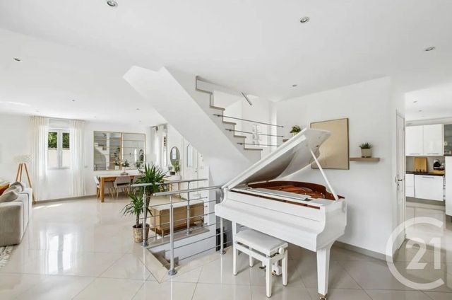 maison à vendre - 8 pièces - 246.0 m2 - ST MAUR DES FOSSES - 94 - ILE-DE-FRANCE - Century 21 Adamville