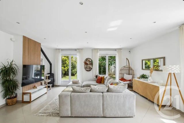 maison à vendre - 8 pièces - 246.0 m2 - ST MAUR DES FOSSES - 94 - ILE-DE-FRANCE - Century 21 Adamville