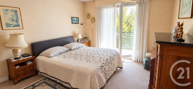 Appartement F9 à vendre - 9 pièces - 143.82 m2 - ST MAUR DES FOSSES - 94 - ILE-DE-FRANCE - Century 21 Adamville