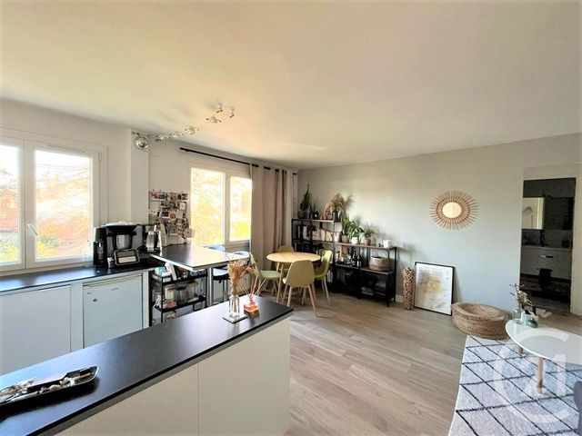 Appartement F2 à louer - 2 pièces - 40.0 m2 - ST MAUR DES FOSSES - 94 - ILE-DE-FRANCE - Century 21 Adamville