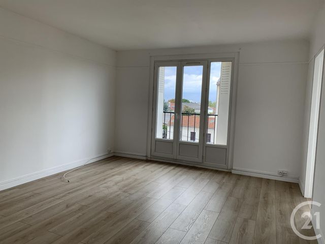 Appartement F2 à louer ST MAUR DES FOSSES